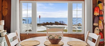 Ocean Front Cozy Cottage