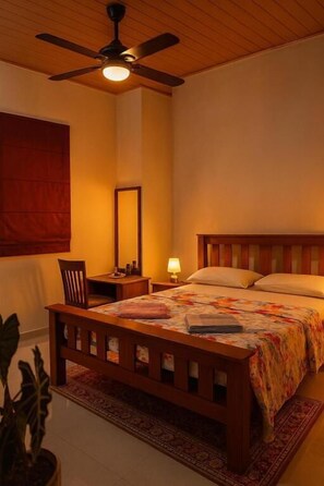 Standard Double Room, Balcony | Iron/ironing board, free WiFi - House of Sincerity  (Maharagama)
