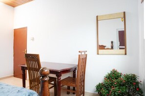 Studio, Stadtblick | Speisen