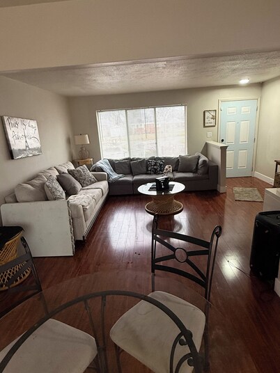 Delightful 5-bedroom house with AC for a relaxing stay