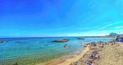 House with pool 1 km from Sitges beach