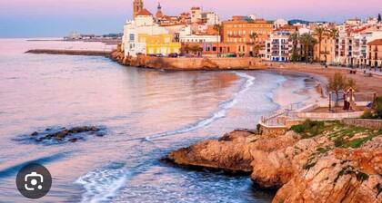 House with pool 1 km from Sitges beach