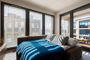 2 bedrooms, desk, travel cot, free WiFi - Stylish 2BDR Apartment with Free Parking & Terrace by EasyBNB Premium (Prague)