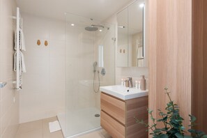 Hair dryer, towels, shampoo, toilet paper - Stylish 2BDR Apartment with Free Parking & Terrace by EasyBNB Premium (Prague)
