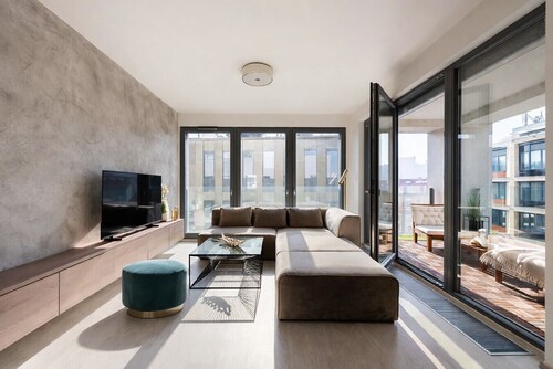 Stylish 2BDR Apartment with Free Parking & Terrace by EasyBNB Premium