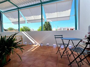 屋外ダイニングエリア