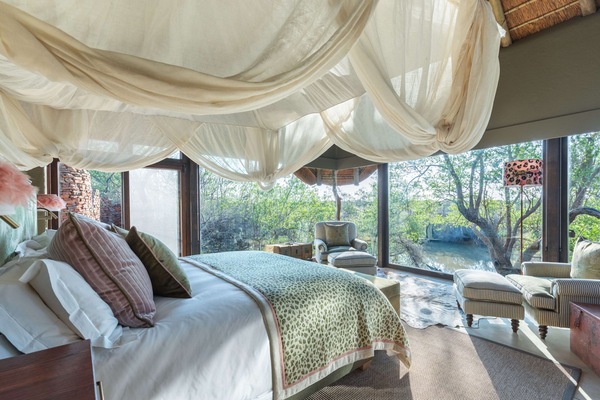 Luxury Suite | In-room safe, desk, laptop workspace, WiFi (free)
