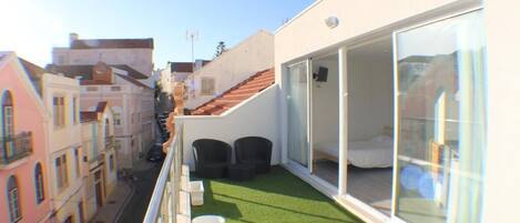 Suite, Balcony, City View | Property grounds