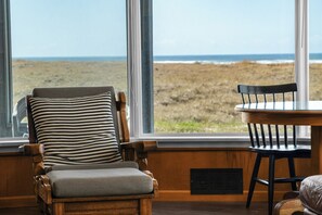 Interior - The Riptides at Seaside Beach (Seaside)
