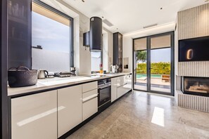 Villa - Villa Amma Pool Jacuzzi (Ishëm)