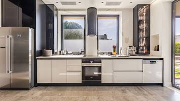 House | 4 bilik tidur