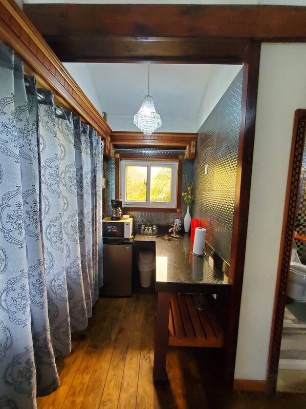 Cabaña, 1 habitación, para fumadores, balcón | Cocina privada