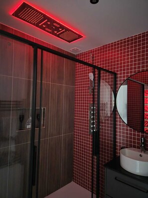 Comfort Apartment, Balcony | Bathroom - DECA CONCIERGERIE (Le Muy)