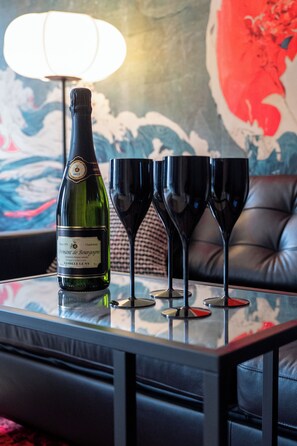 Bar (on property) - DECA CONCIERGERIE (Le Muy)