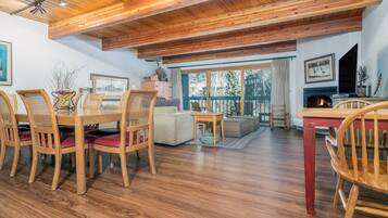 Condo, 2 Bedrooms | Dining