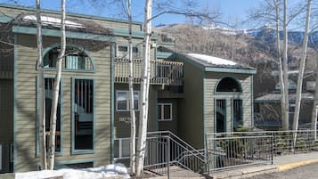 Condo, 2 Bedrooms | Exterior