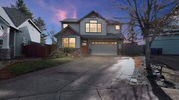 House, 4 Bedrooms | Exterior