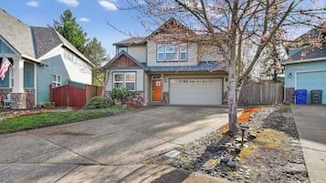 House, 4 Bedrooms | Exterior