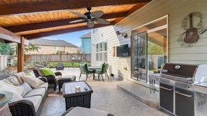 House, 4 Bedrooms | Terrace/patio - Keizer Retreat Firepit + Near Salem & Wineries (Keizer)