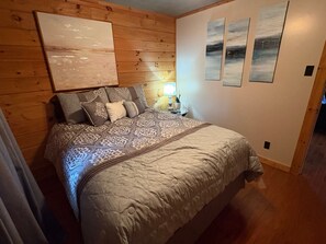 House, 2 Bedrooms | 2 bedrooms, free WiFi - Little Lake Cove 2 Bedroom Home (Sevierville)