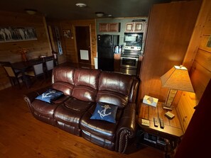 House, 2 Bedrooms | Interior - Little Lake Cove 2 Bedroom Home (Sevierville)