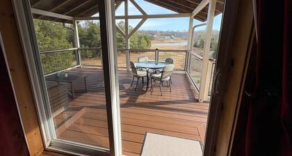 Little Lake Cove 2 Bedroom Home