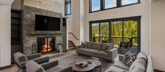 SPC Ski-In/Ski-Out | Hot Tub, Fireplace + Views!