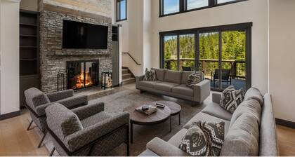 SPC Ski-In/Ski-Out | Hot Tub, Fireplace + Views!
