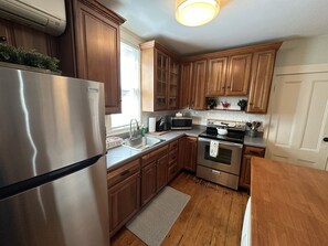Apartment, 1 Bedroom | Private kitchen - 12 Goodwin Unit 1 1 Bedroom Apts (Newport)