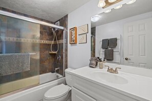 Condo, 2 Bedrooms | Bathroom - Menehune Shores, #524 2 Bedroom Condo (Kihei)