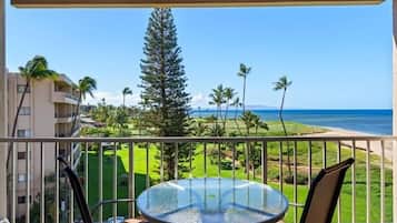 Condo, 2 Bedrooms | Outdoor dining