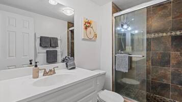Condo, 2 Bedrooms | Bathroom