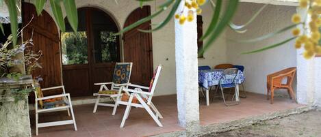 屋外ダイニングエリア