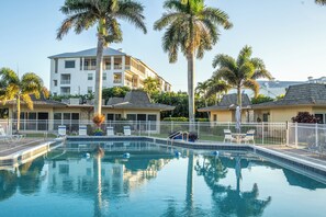 Pool - Waterfront 2 bedroom 2 Bath condo with Amazing views and fishing in Marco Island (Marco Island)