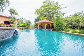 Pool - Casa Perla 3-bedroom home located in the peaceful Tierra Pacifica community. (Playa Junquillal)