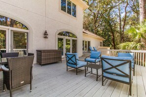 Terrace/patio - Luxury, spacious Golf View Home , Amenity Card Incl , Family Retreat , Sleeps 12 (Johns Island)
