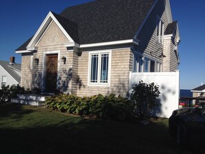 Exterior - Ocean View Oasis - 3BR/3BA w/ Spacious Deck & Starry Night Dining (York)