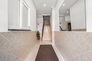Interior - Loft Room 'Bajo 3' with Private Terrace and Air Conditioning (Torrevieja)