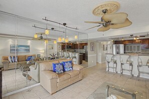 Smart TV - New Listing! Third Floor Condo Close to Beach With Pool Views. (Saint Augustine)