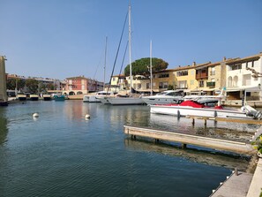 Marina - maison de pécheurs Port Grimaud, 10 pers ,clim, Golfe de St Tropez (Grimaud)