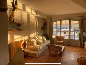 Living area - maison de pécheurs Port Grimaud, 10 pers ,clim, Golfe de St Tropez (Grimaud)