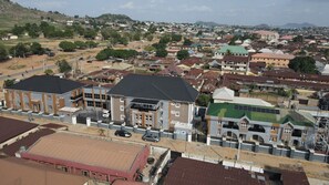 Basic-Einzelzimmer, Balkon, Blick auf den Innenhof | Ansicht von oben