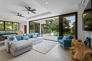TV - New Listing! • Ventana Del Mar • Pacifico 3BR Villa • Private Pool (Playas del Coco)