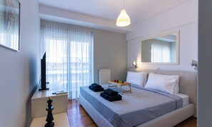 2 bedrooms, desk, iron/ironing board, free WiFi - Urbanised Pangrati 2 bedroom Luxury (Athina)