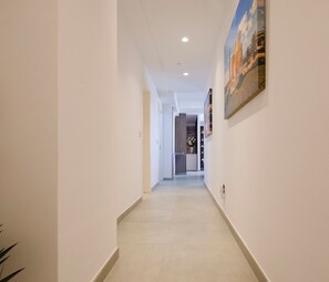 Interior - Luxury High-Floor Studio Escape with Balcony (San Ġiljan)
