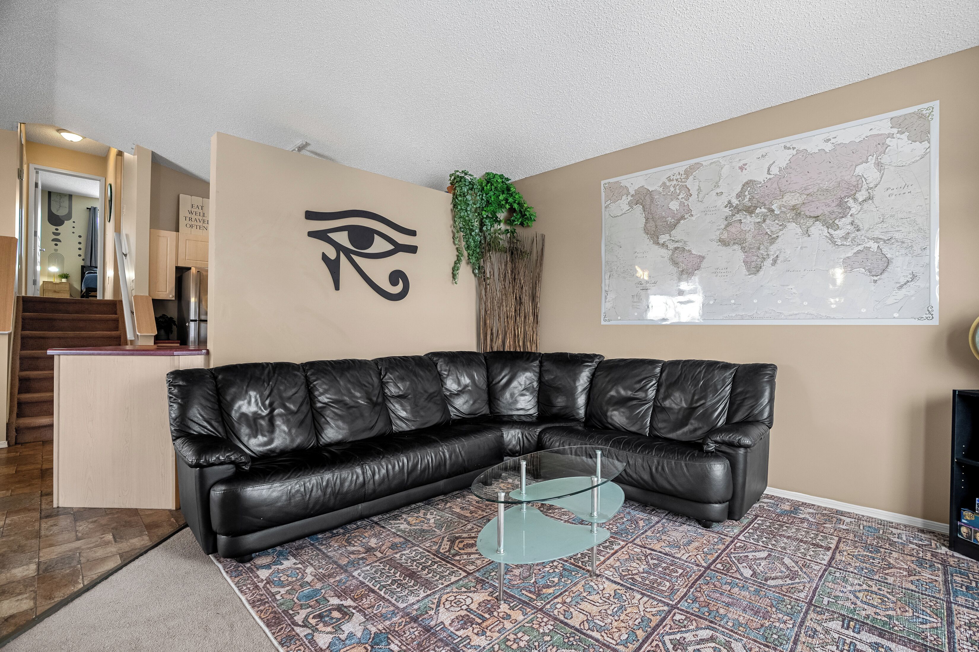 المنشأة من الداخل