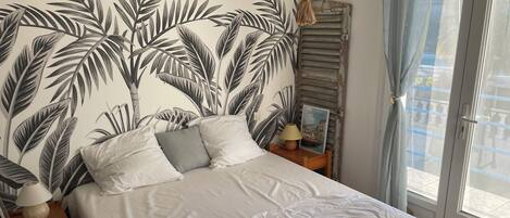 6 bedrooms, iron/ironing board, internet