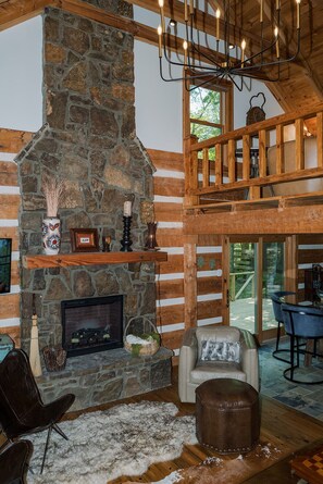 Interior - Grace Lodge – Mountain Cabin with Hot Tub & Stunning Views (Menlo)