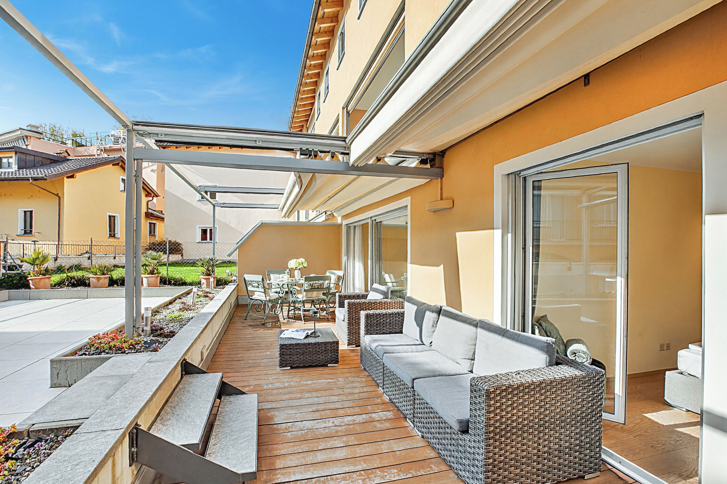 Familieleilighet, 2 soverom, 2 bad (Borgo Corallo Lake-View Terrace in) | Terrasse/patio