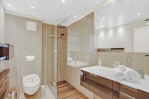Family Apartment, Multiple Bedrooms, 2 Bathrooms (Borgo Corallo Ascona) | Bathroom - Borgo Corallo Ascona (Ascona)